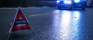 Trafikolycka på E4 mellan Ostvik och Frostkåge – bil hamnade mellan körfälten på E4