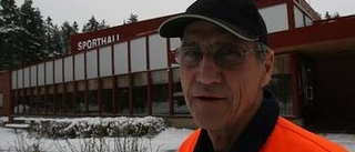 Vaktmästare Ragnarsson har skött hallen i 30 år