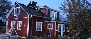 Hus totalskadat i brand