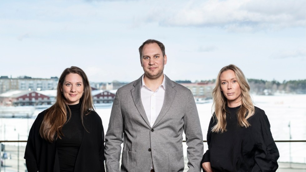 Linnea Löfgren, Martin Gidlund och Marina Ljungström är de första medarbetarna på det nya kontoret i Luleå.