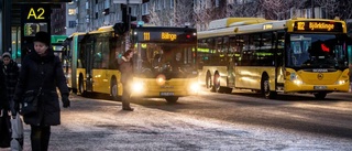 Fler resenärer väntas – men bussarna glesas ut
