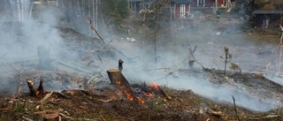 Eldning slutade med gräsbrand