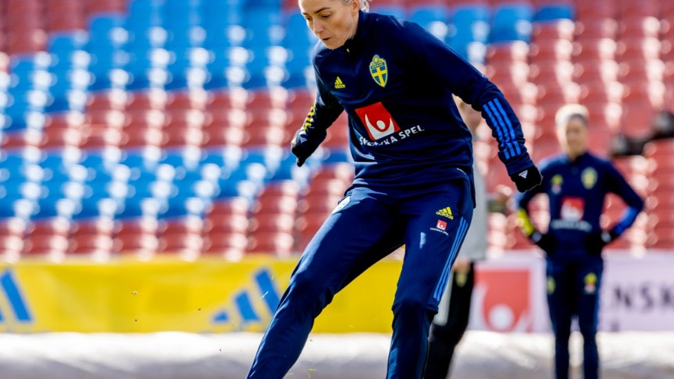 Linda Sembrant under en av landslagets träningar i Göteborg inför VM-kvalmatchen mot Georgien.