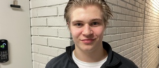 17-årige talangen kallades in – från Västerås: ”Det var lite skillnad mot vad man är van vid”