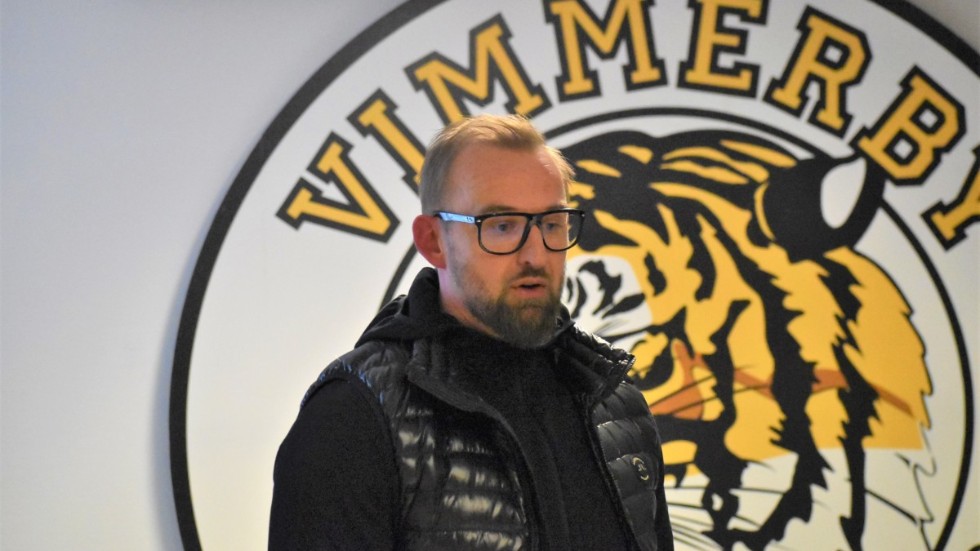 Morgan Persson tappar sin roll som klubbchef i Vimmerby Hockey efter säsongens slut.