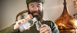 Toby Cattrall tillverkar gin i snickarboden – tas in av Systembolaget: "Kände det var dags att satsa"