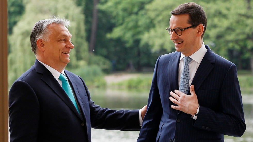 Ungerns premiärminister Viktor Orbán och Polens motsvarighet Mateusz Morawiecki har tagit sina länder i en allt mer auktoritär riktning. 
