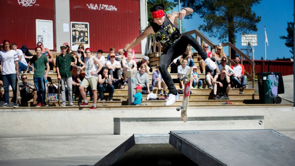 Micael Lundmark during a skateboard competition at the Folkpark.