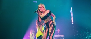  Recension: Zara Larsson skapade historia i Sara kulturhus • Händelsen som lyfte hela konserten 