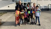 Hela Korsängens lågstadium har gått en flaggparad • 340 barn manifesterade olikheter och rättigheter 