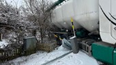 Brakade rakt in i villaträdgård – stort dieselläckage
