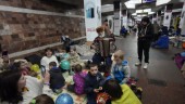 900 timmar i bombskydd för ukrainska barn