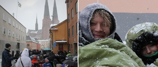 De sov ute i snöovädret: "Uthärdar misären tillsammans"