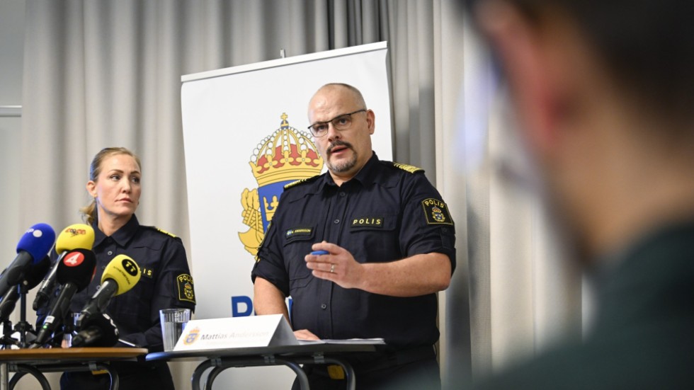 Kommenderingschef Hanna Paradis och tillförordnad polisregionchef Mattias Andersson håller en pressträff med anledning av den senaste tidens våldsdåd i region Stockholm.