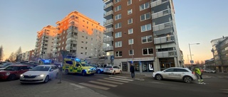 Sidokollision i centrala Luleå – ambulans fortsatt kvar på platsen