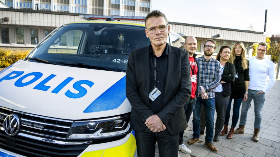 Kriminalkommissarie Jan Staaf leder gruppen som utreder påskupploppen i Navestad i Norrköping. Bakom honom kollegorna Ingemar Källstrand, Erik Pettersson, Jeanette Bårli, Kristina Rolin och Marcus Larsson.