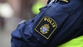 Stöldvåg och inbrott i Enköping, stökigt på akuten och man gripen för vapenbrott