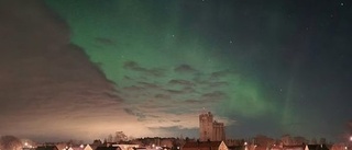Bilden från nattens mäktiga norrsken över Grillby