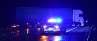 Flera lastbilsolyckor på E4 under morgonen: "Mycket halt på vägbanan"