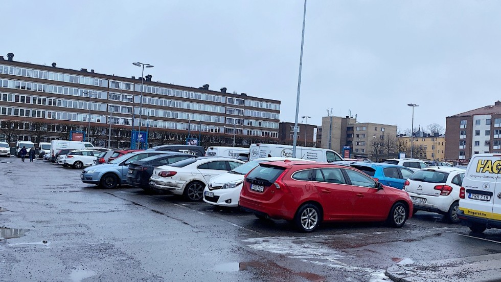 Insändarskribenten menar att parkeringsnormen i Norrköping behöver förändras.
