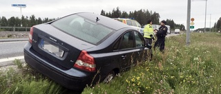 Trafikolycka på E4 vid Solbacken – bil körde ner i diket