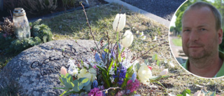 Färgglada blommor på Astrids grav • "Den är väldigt välbesökt"
