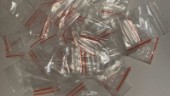 Nervös 21-åring ledde polisen till drogbeslag – hittade knark i leksaksburk i garderoben