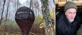 Ulfs nya "hemliga" konstverk i skogen – fyra meter hög ballong