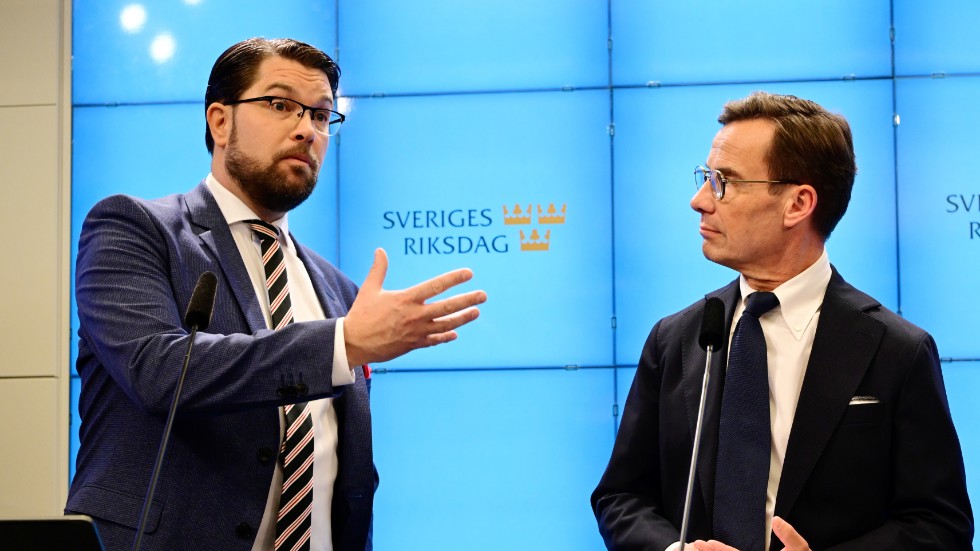 Jimmie Åkesson (SD) och Ulf Kristersson (M). De båda borde i stället prioritera vanligt folk, skriver två av de sörmländska riksdagsledamöterna (S).



