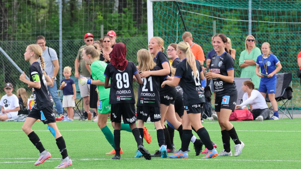 Växjö DFF lag 2 vann finalen i F13-klassen med 2-0 mot Rödsle BK.
