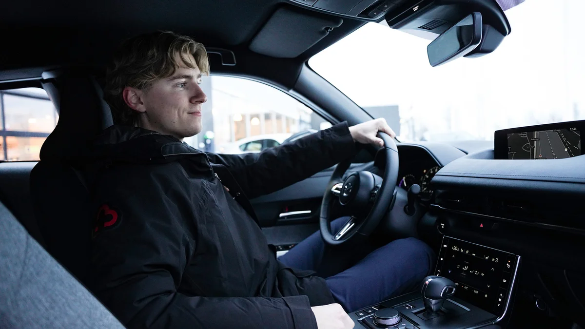 Mazdas nya laddhybrid är här: ”68 mil total räckvidd och snabbladdning redan i grundutförandet”