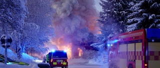 Tre till sjukhus efter dramatisk villabrand i Piteå