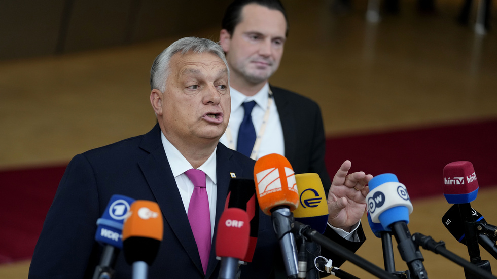 Ungerns premiärminister Viktor Orbán på väg in till torsdagens EU-toppmöte i Bryssel.