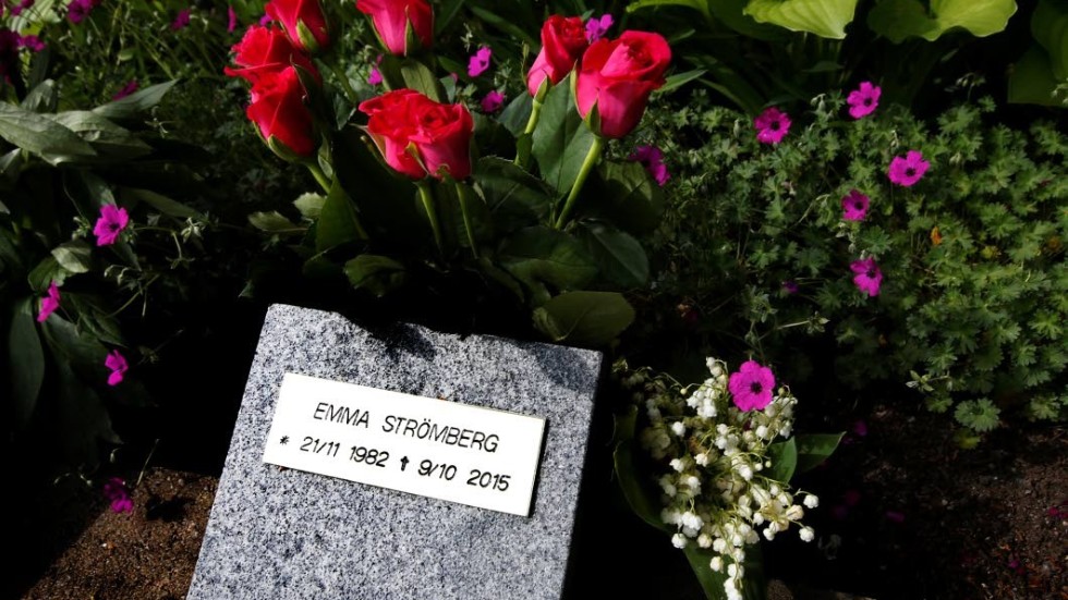Emma Strömberg har sin sista viloplats på kyrkogården i Kisa.