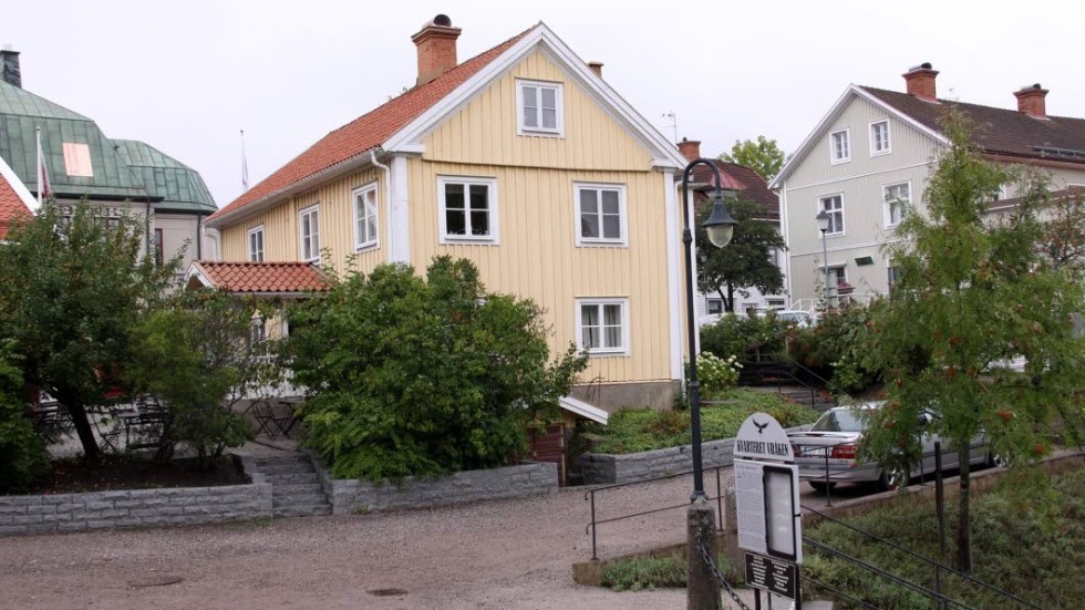 Det gulmålade Dalkulla vid kvarteret Vråken tillhörde Kullagården som var en av fyra huvudgårdar på 1600-talet.