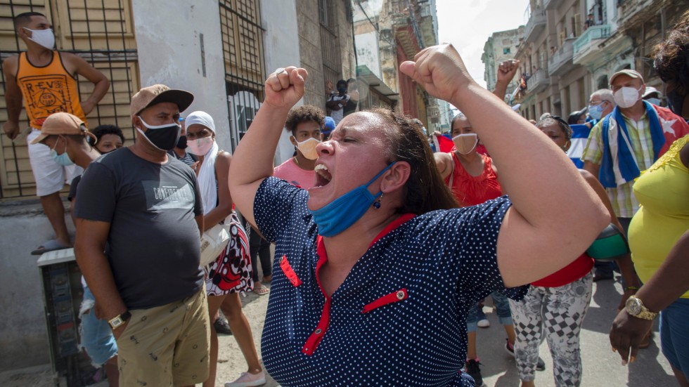 Stora demonstrationer uppstod på söndagen i Kuba.