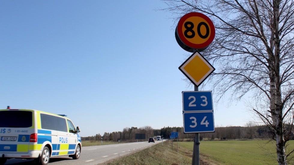 Fler poliser och en satsning på att dessa ska kunna använda laserinstrumentet har gjort att ännu fler trafikböter kan skrivas i Vimmerby och Hultsfreds kommuner. 