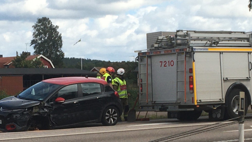 Det var under onsdagseftermiddagen som en singelolycka inträffade i höjd med infarten till motorbanan i Målilla.