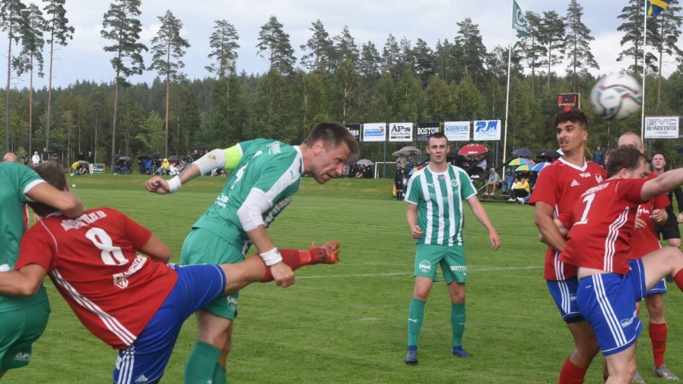 Jonas Fors nickade in kvitteringen till 1-1 efter en hörna för Storebro.
