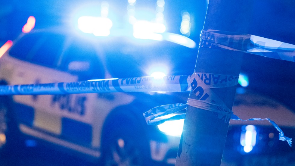 Polisen fick larm om en knivskärning i en lägenhet i Tibro vid 22.15-tiden på måndagen. Arkivbild.