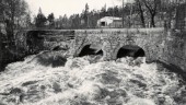 Vårfloden drog med sig Hällestadsbron 1951