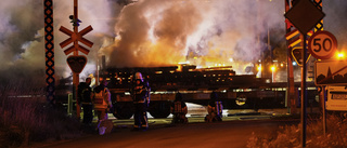 Storbrand i godsvagnar – allmänheten varnades