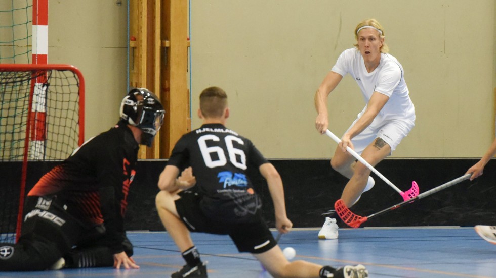 Kim Nilsson lyckades bara överlista Patrik Karlsson två gånger, men Kalmarsund vann ändå med 17-3.