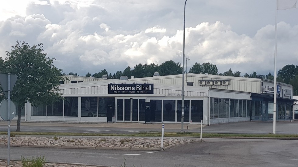 Bilförsäljningen läggs ner, men verkstaden består hos Nilsson bilhall i Vimmerby.