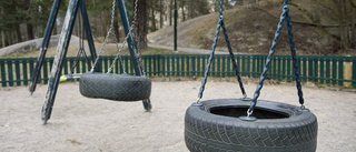 Tonåring fastnade i gunga