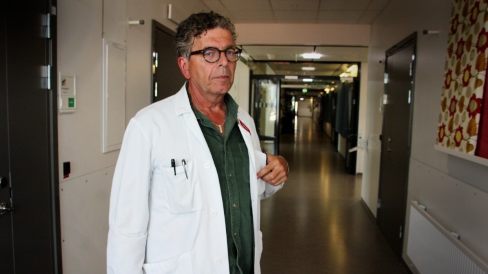 Överläkare Richard Levi pekar på de långvariga rehabiliteringsbehov som finns efter pandemin.
