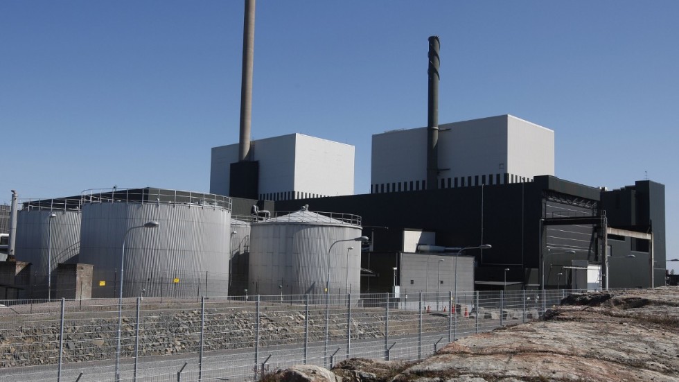 Två företag och Tekniska högskolan söker pengar för att utveckla ny kärnkraft. På bilden kärnkraftverket i Oskarshamn. Arkivbild.