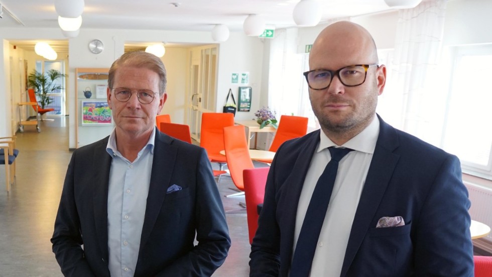 Harald Hjalmarsson, till vänster, har en självskriven plats på länets riksdagslista, menar Jon Sjölander, till höger, och hans kamrater i Västerviks moderata partiförening.