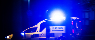 Två bilar i olycka i Årbyrondellen – man förd till sjukhus