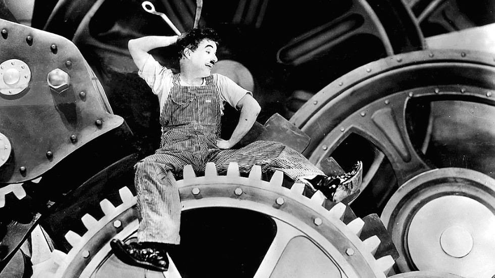 I filmen "Moderna tider" från 1936 konfronteras Charlie Chaplin med dåtidens nya teknik.